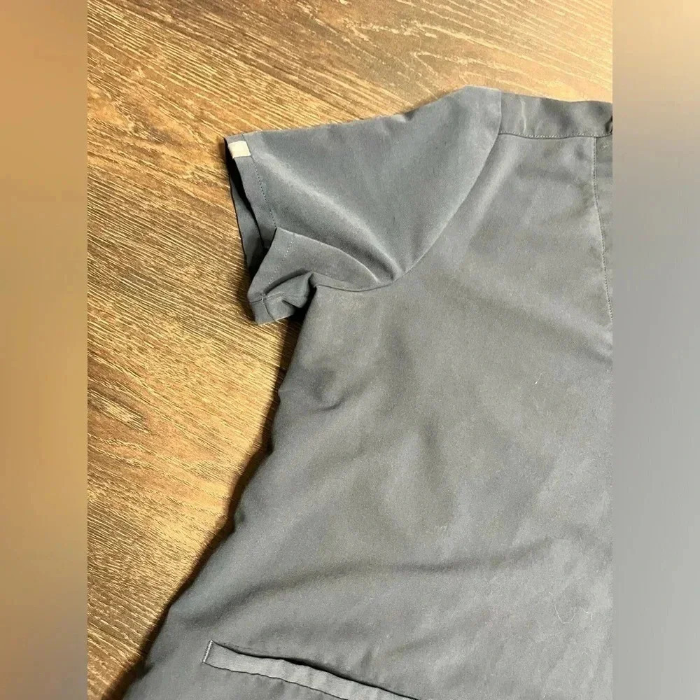 Figs Scrubs Three-Pocket Scrub Top™ - Picture 4 of 5